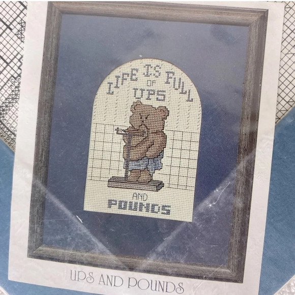 Vintage 90s Needlepoint Bear Life Is Full  Of Ups And Pounds - Picture 1 of 3